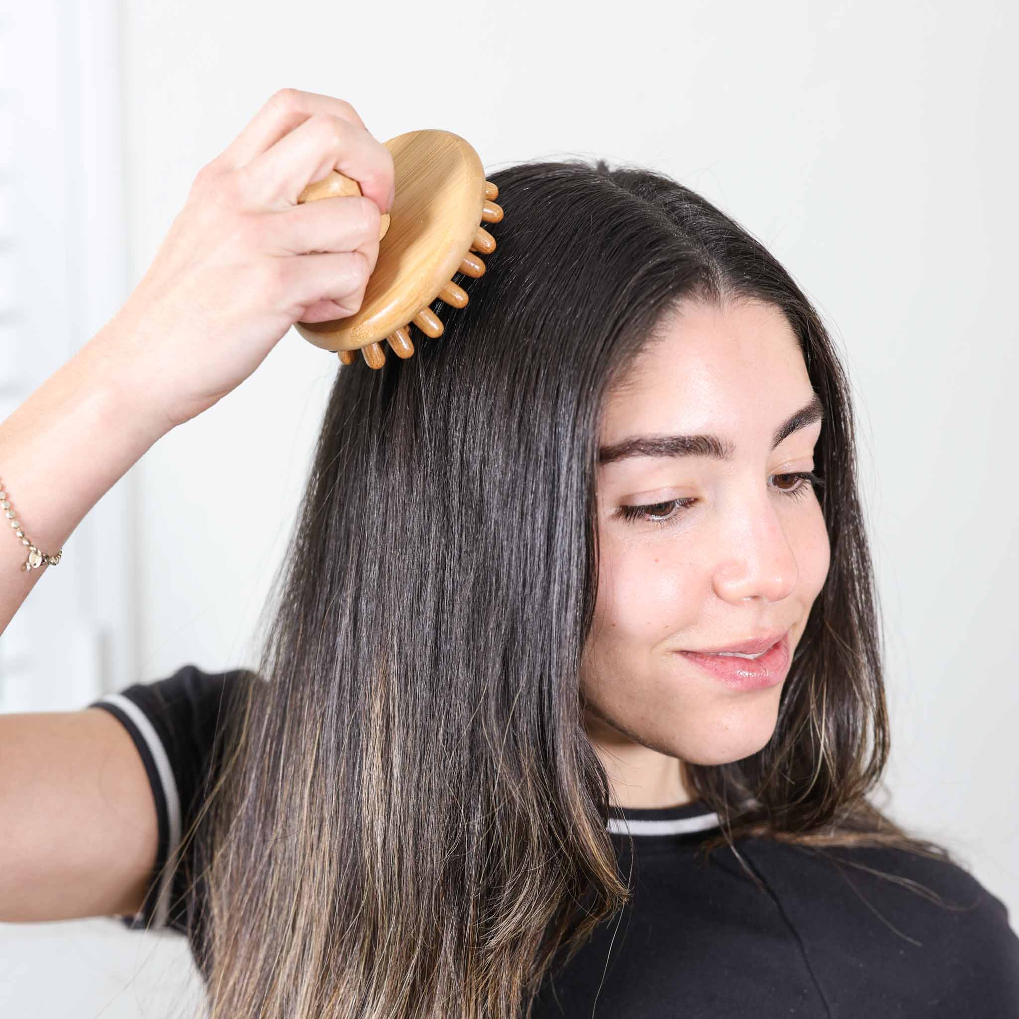 Bamboo Stimulating Scalp Massager – Natural Hair Growth & Relaxation Tool