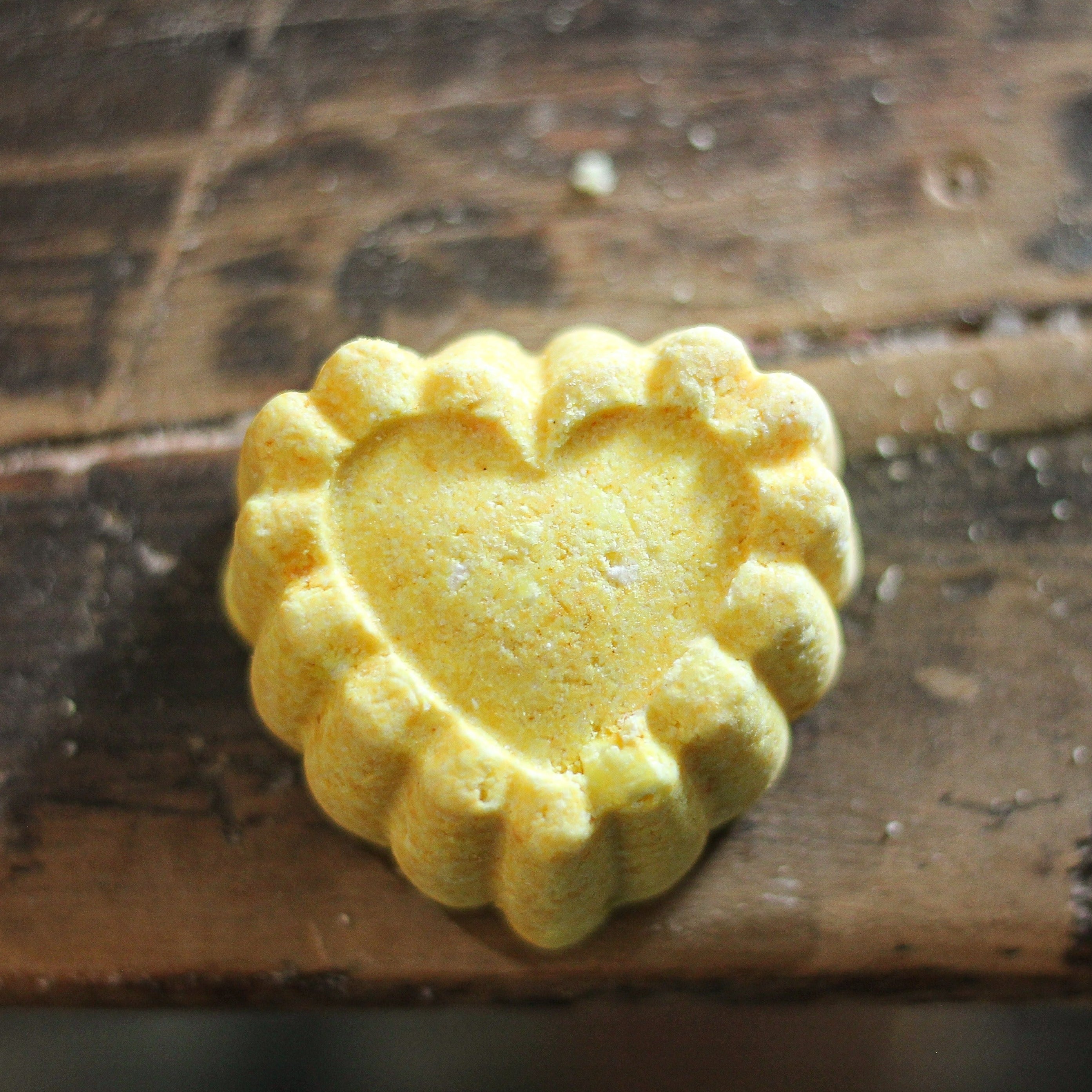 Lemon Rose Bubble Bomb – Natural Fizzing Bubble Bath with Shea & Mango Butter