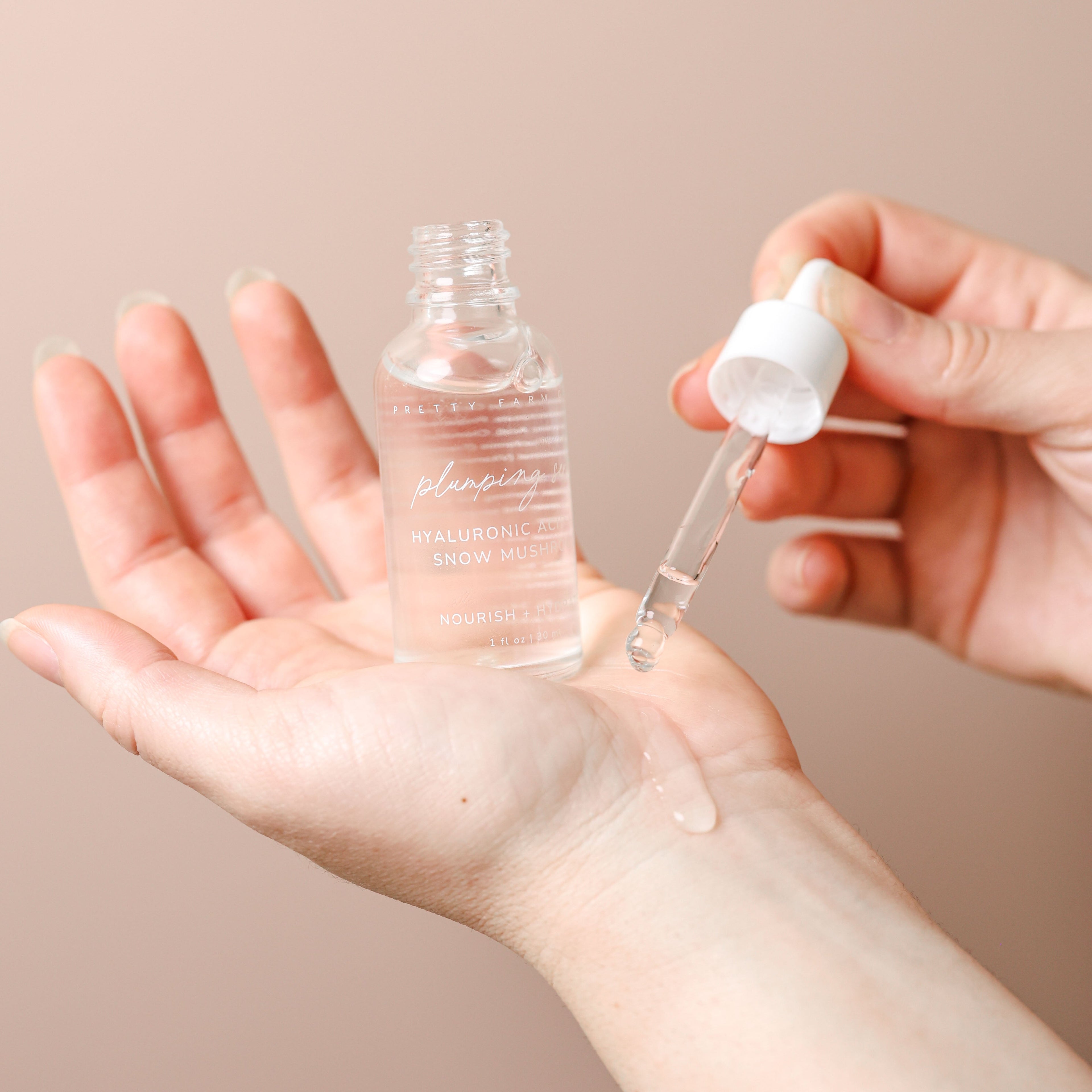 Hyaluronic Plumping Serum – Vitamin B5 & Snow Mushroom Deep Hydration Serum